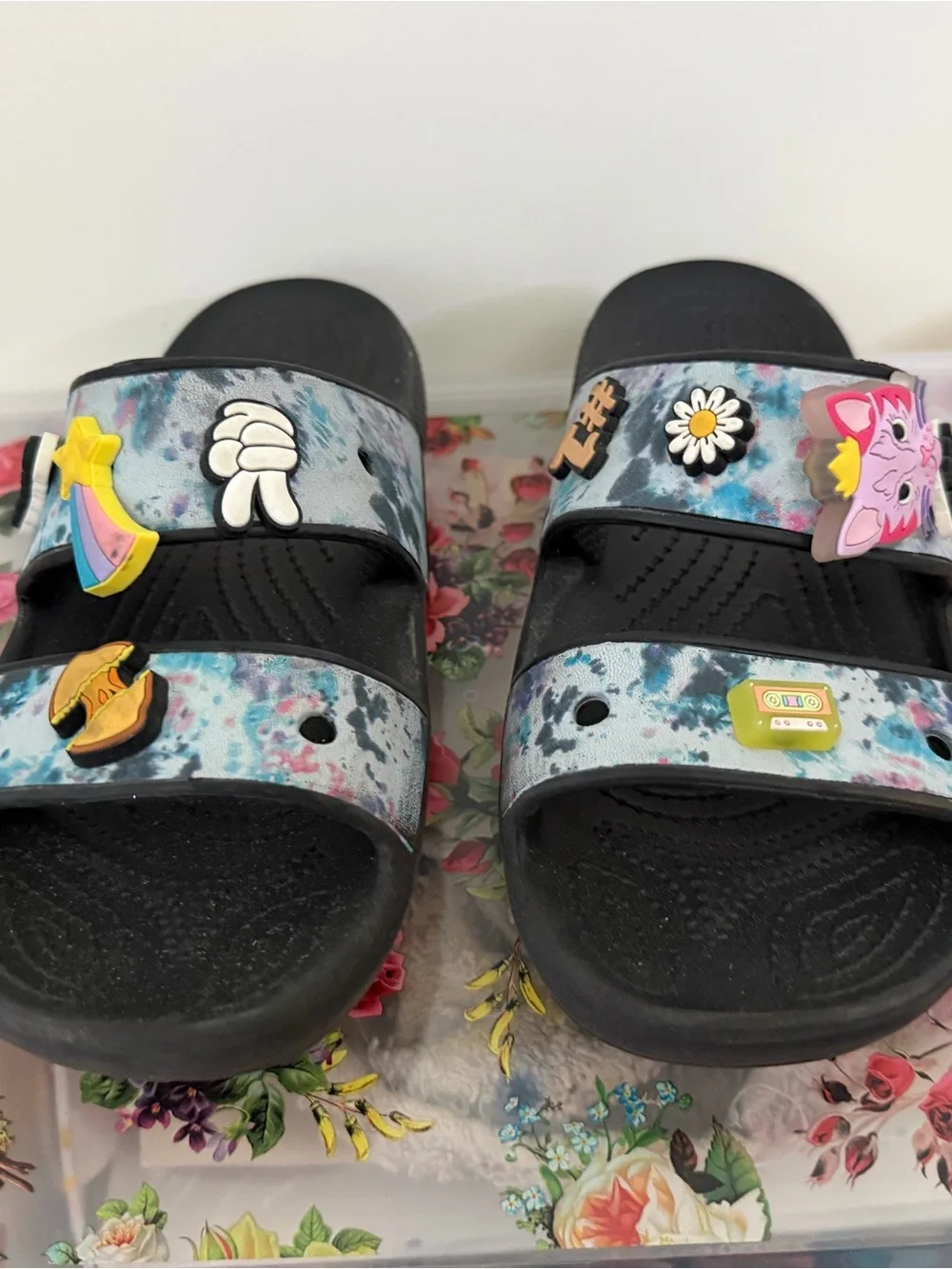 Kids Iconic Comfort Tie-Dye Croc Sandals with Removable Charms - Black & Blue
